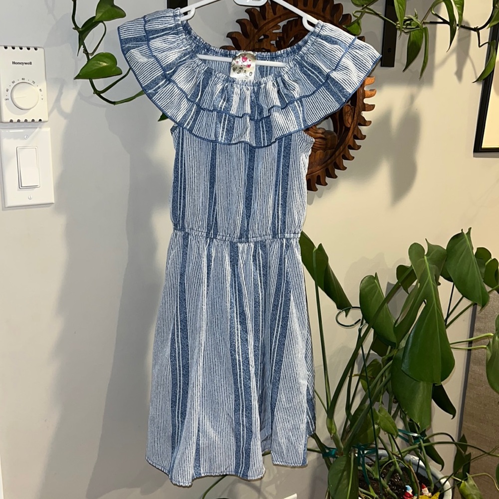 Girls dress
